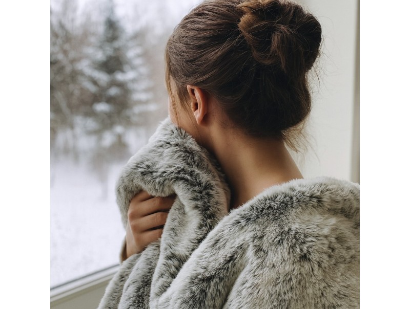 Discover the Real Warmth of Faux Fur Throws